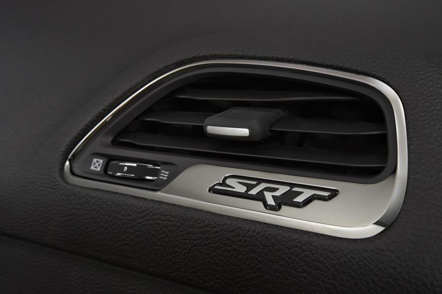  Dodge Challenger SRT 2015 года  (фото 78 из 79)